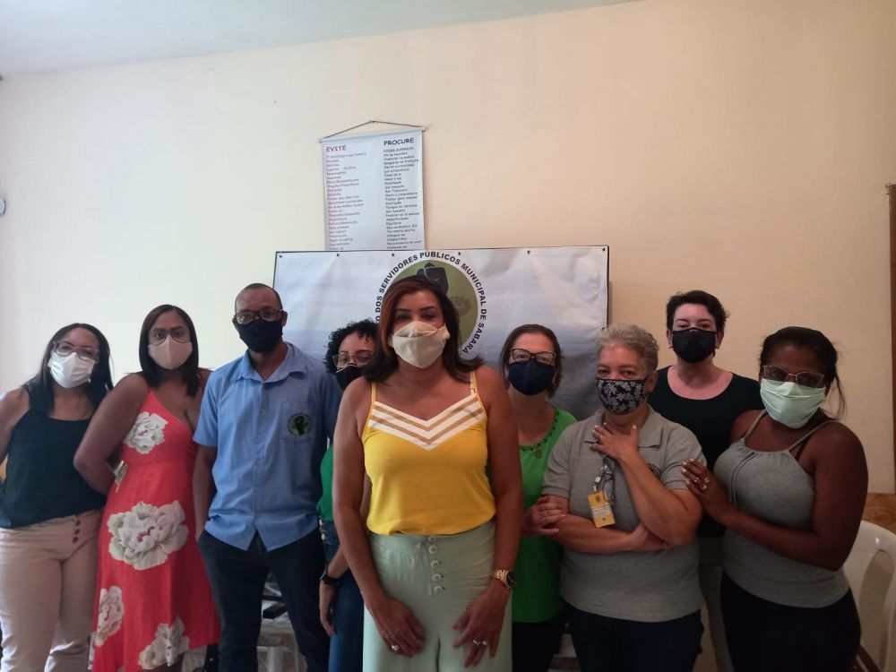 K&aacute;tia Cilene Ferreira da Silva Marques Le&atilde;o, da Comiss&atilde;o Tratativa do FUNDEB e integrantes do SINSESA 