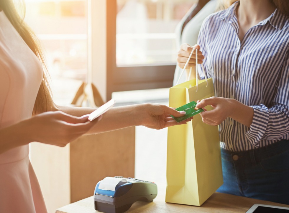 Estabelecimentos comerciais desrespeitam a lei do consumidor