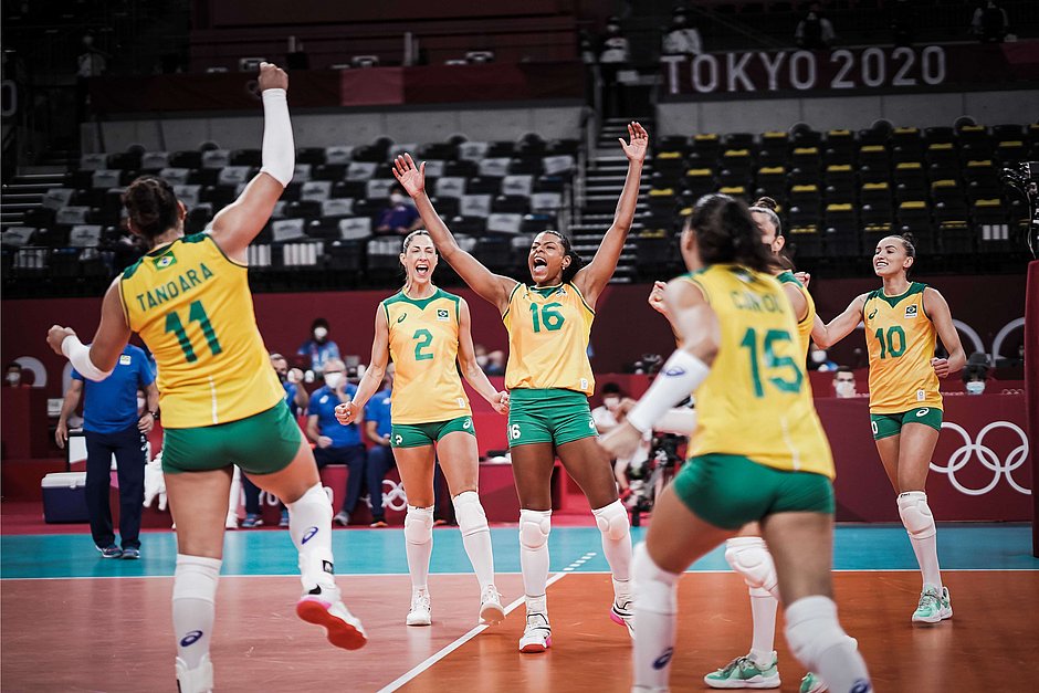 Brasil vence a República Dominicana no vôlei feminino