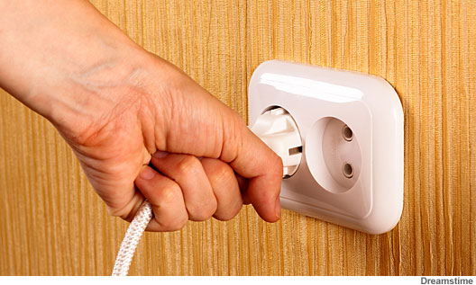 Cemig informa sobre cuidados com equipamentos eletrônicos durante tempestades