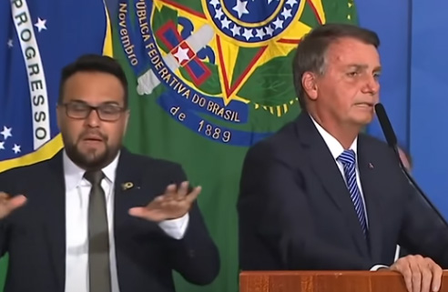 Novo Bolsa Família: Bolsonaro entrega medida provisória ao Congresso
