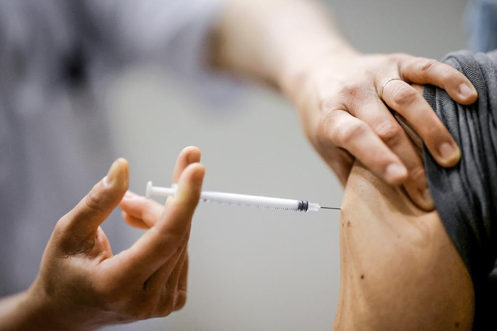 Pessoas de 18 a 24 anos já podem se cadastrar para vacinação contra o covid-19