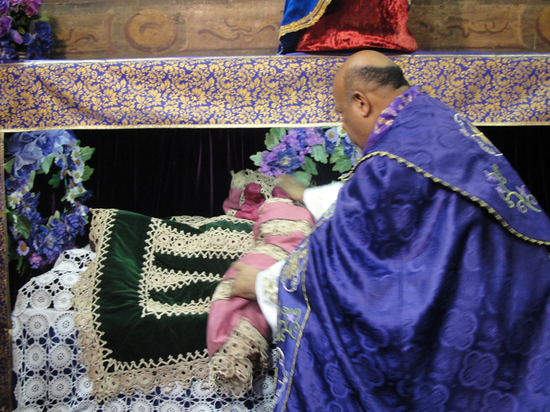 Abertura do Santo Sepulcro: Devoção Bicentenária