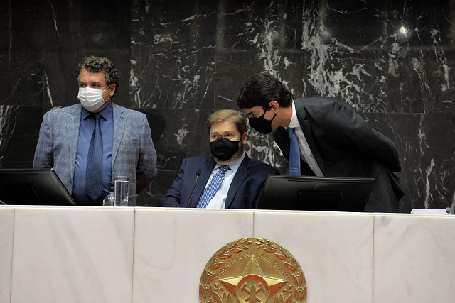 Plenário acata ampliação de licença-paternidade de servidor 
