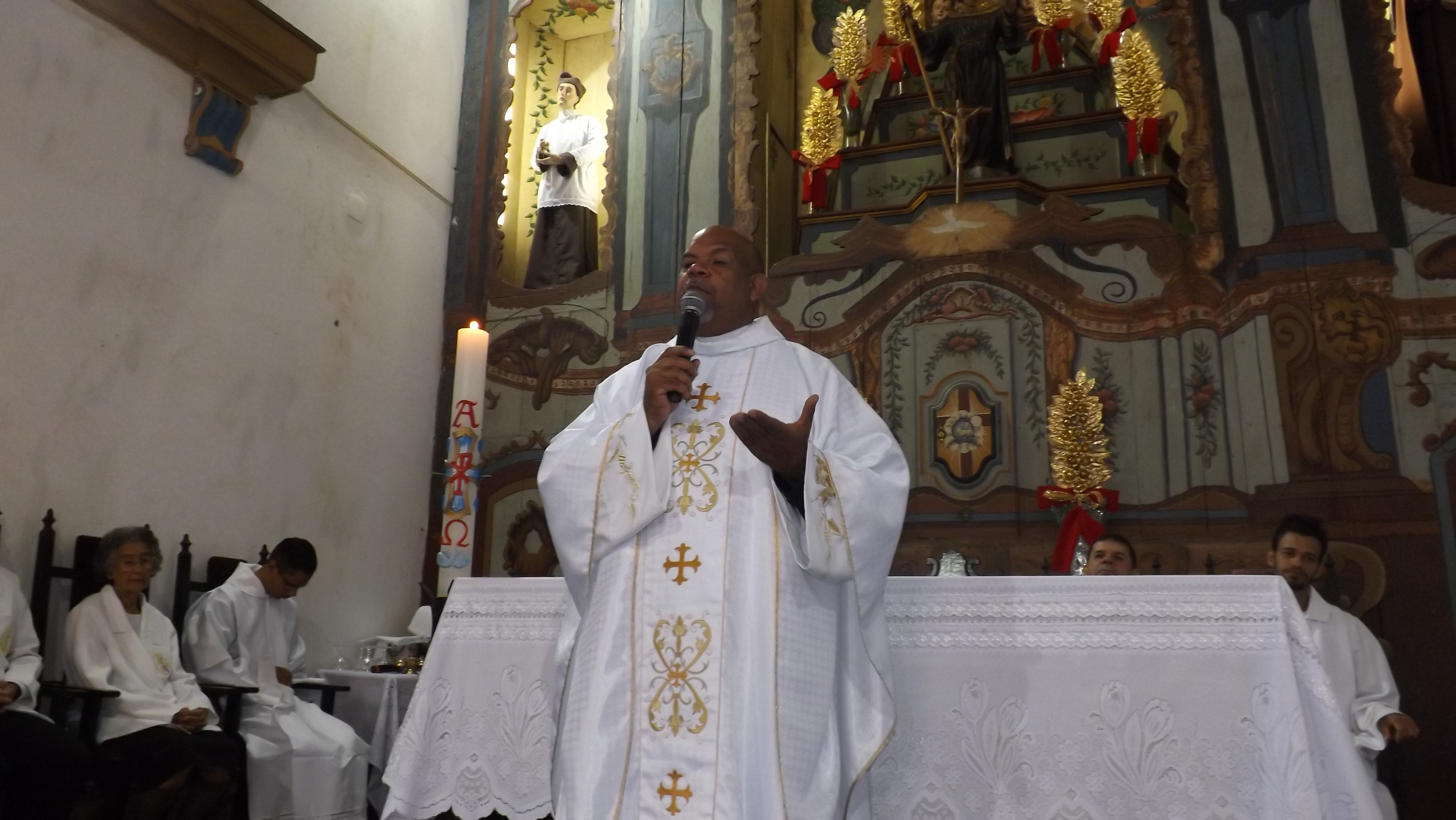 Padre Rogério deixa Sabará