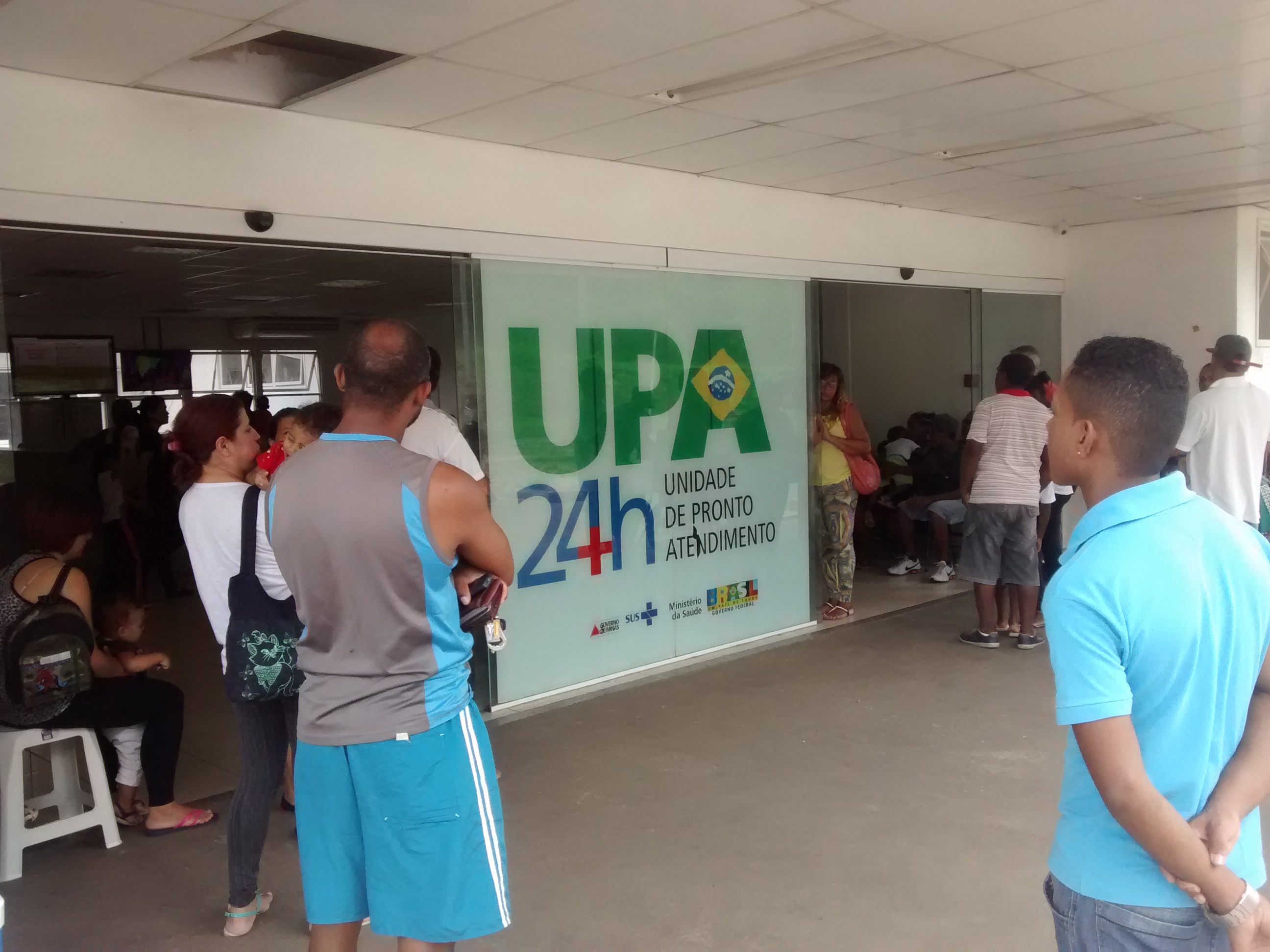 UPA dobra o número de atendimento e a espera ultrapassa cinco horas