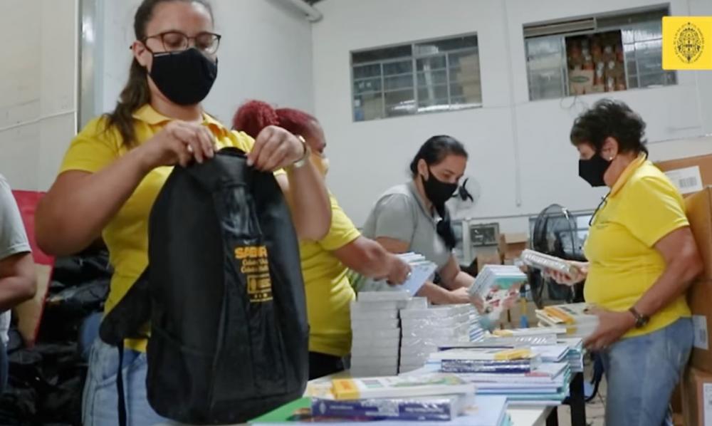 Prefeitura de Sabará distribui kits escolares para toda a rede Municipal