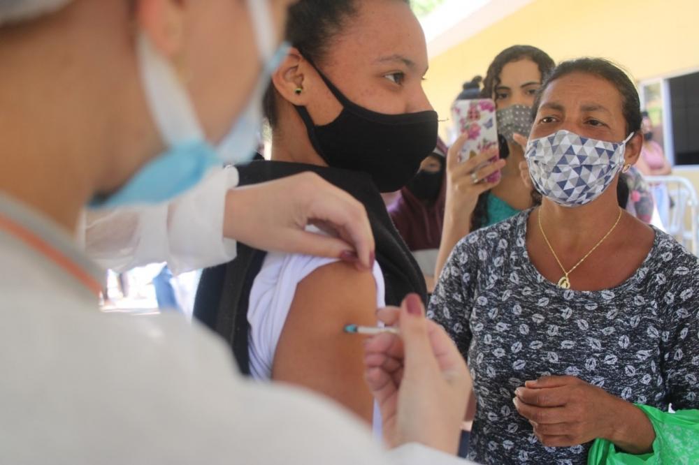 Sabará segue vacinando todas as pessoas de 12 anos ou mais