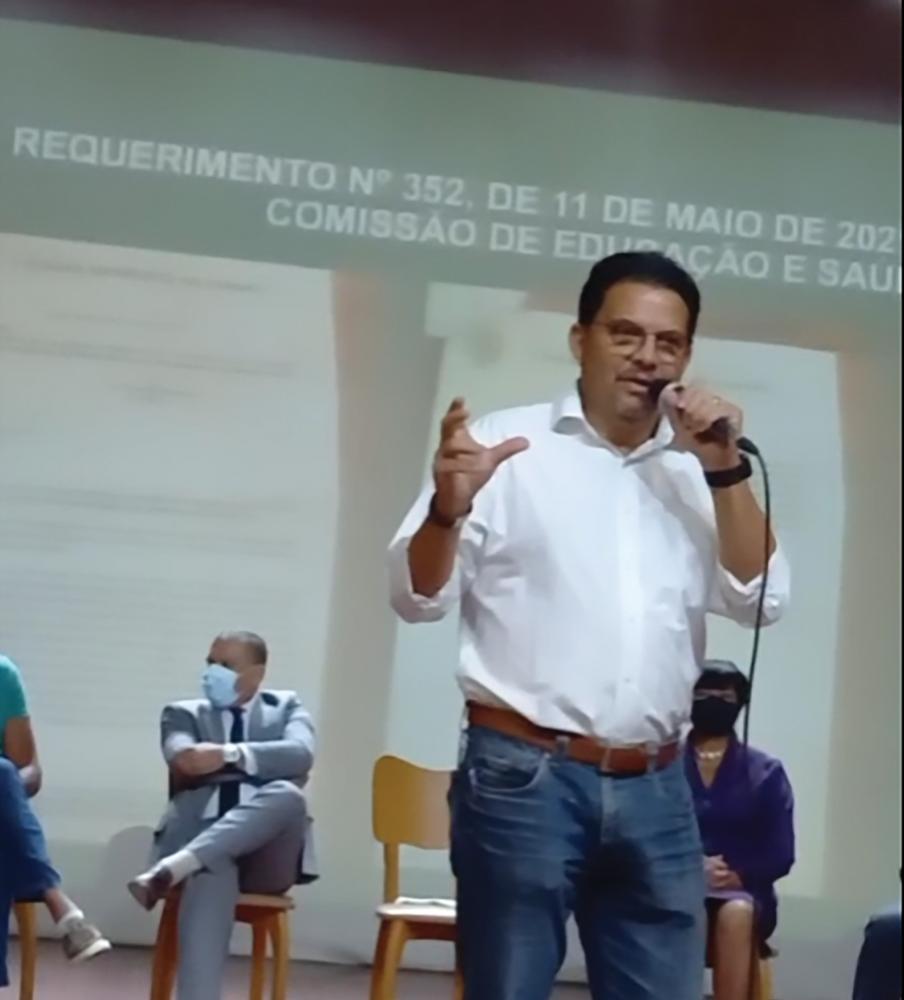 Políticos e servidores debatem uso do FUNDEB
