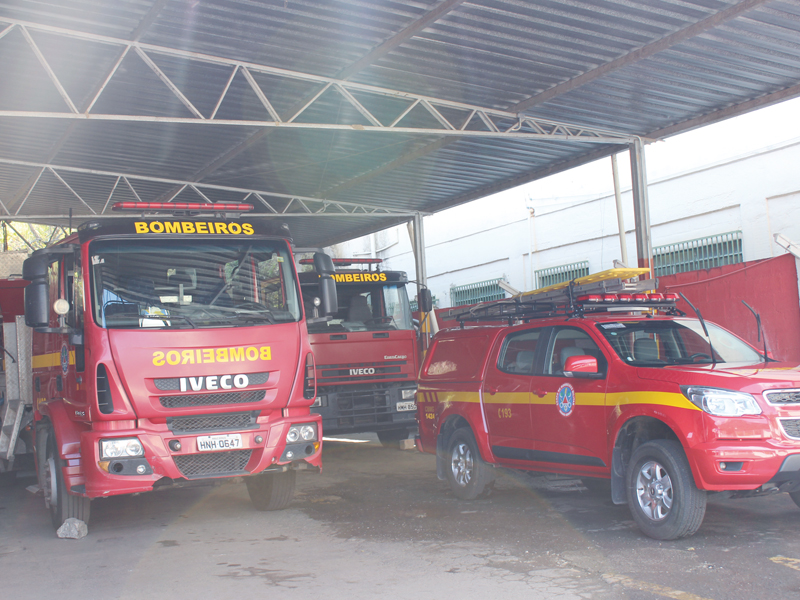 Incêndio na cidade evidência falta de investimento no Corpo de Bombeiros