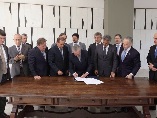 Impeachment é aprovado pelo Senado