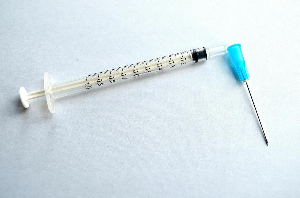 Contato com água de inundações expõe população a doenças graves