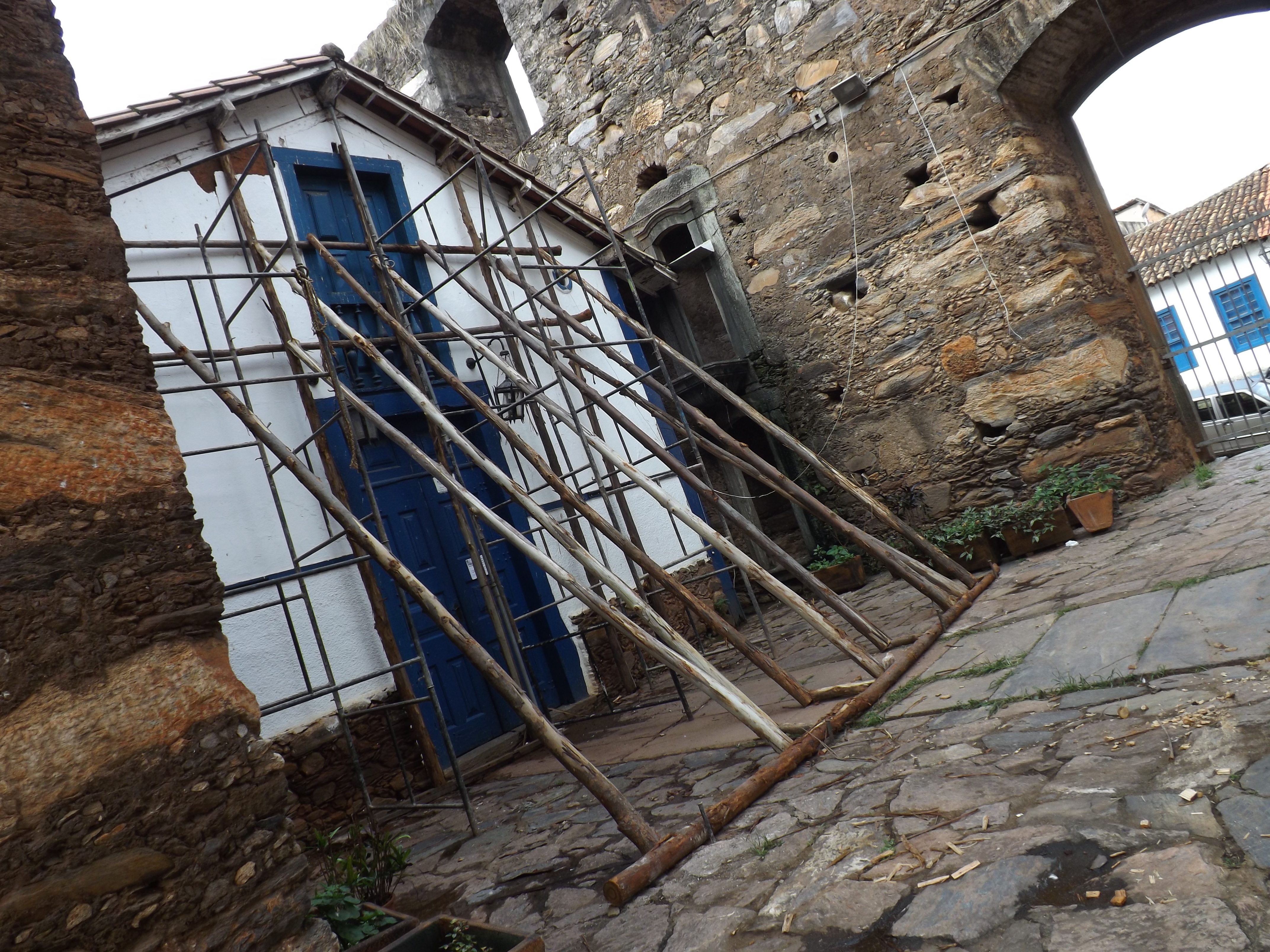 Com estrutura danificada, Igreja tricentenária é interditada