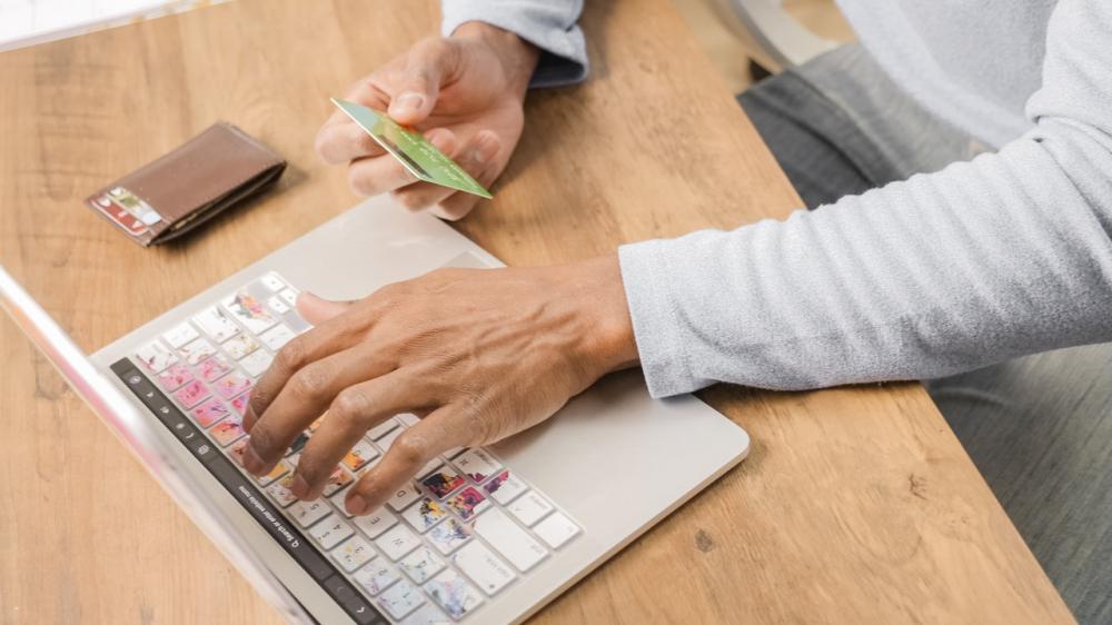 Ex programador do banco Itaú comenta bug do aplicativo e afirma que retirá-lo do ar foi a melhor alternativa 