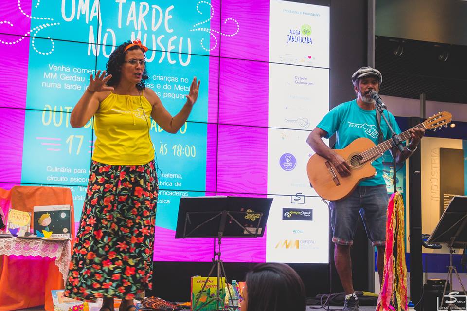 Contando, cantando e encantando