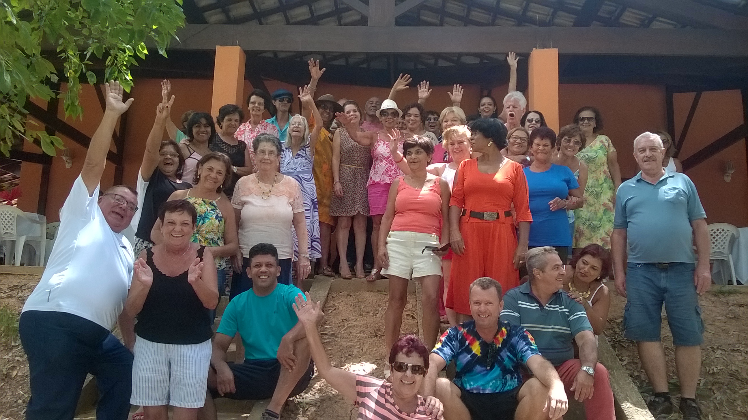 Ligando amigos para celebrar a vida 