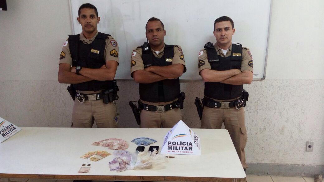 Denúncia auxilia na prisão de traficantes 