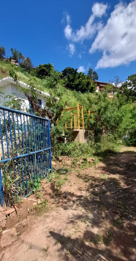 Obras de instalação do sistema de tratamento de esgoto estão paradas 
