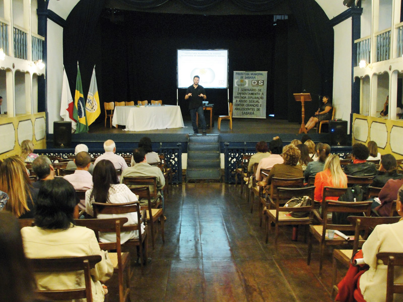 Profissionais discutem formas de enfrentar a violência e o abuso sexual contra crianças e adolescentes