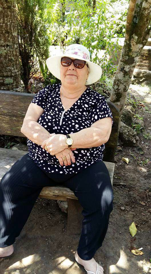 Adeus à Neide Clark