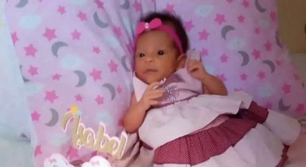 Bebê morre ao ser arremessada da janela de casa pelo pai em MG