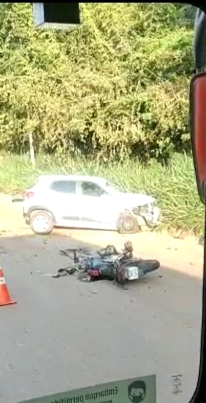 Acidente entre três veículos mata dois motociclistas