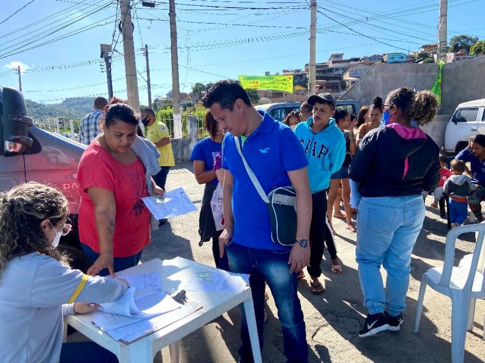 Prefeitura finaliza hoje a entrega cartões aos beneficiários que foram desalojados ou desabrigados