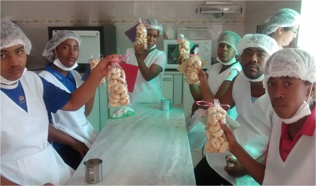 Alunos da APAE aprendem culinária