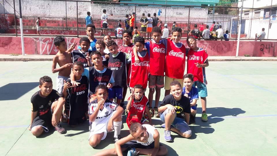 Projeto social trabalha com a melhora de autoestima de crianças e adolescentes