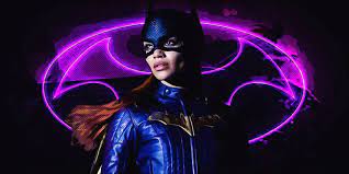 Warner divulga declaração sobre o cancelamento de Batgirl