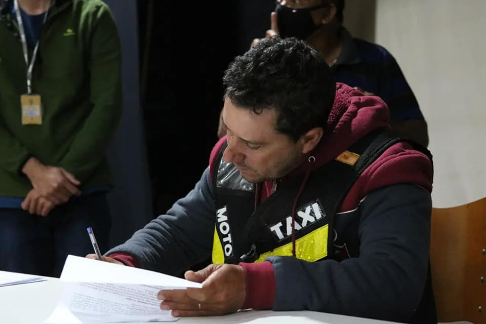 Prefeitura renova permissão de mototaxistas em Sabará