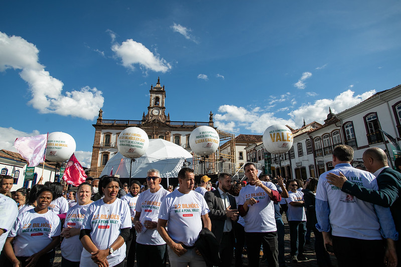 Dívida bilionária da Vale é cobrada durante manifesto em Ouro Preto