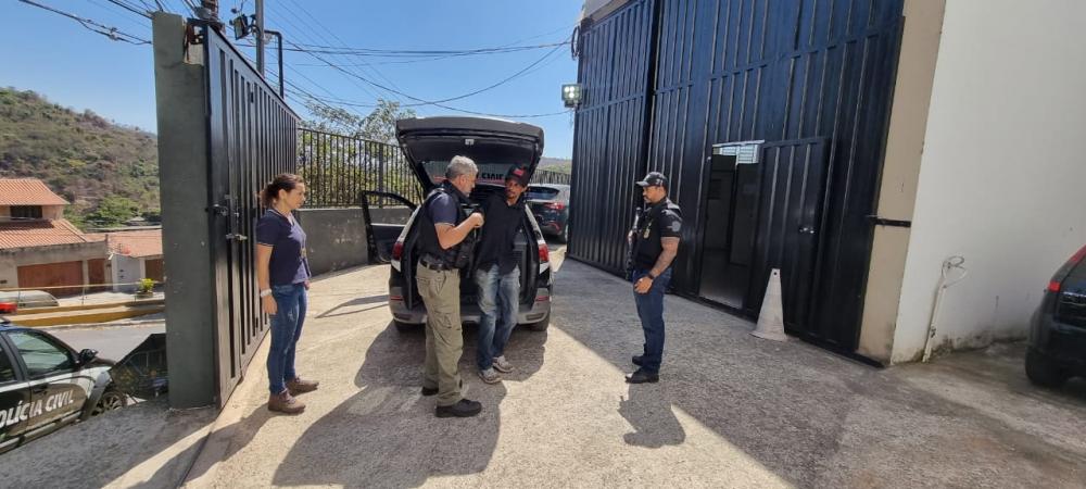 Homem de 44 anos é preso em flagrante