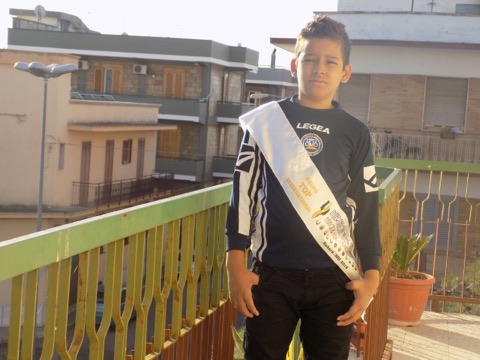 Sabarense vence concurso internacional de beleza e talento