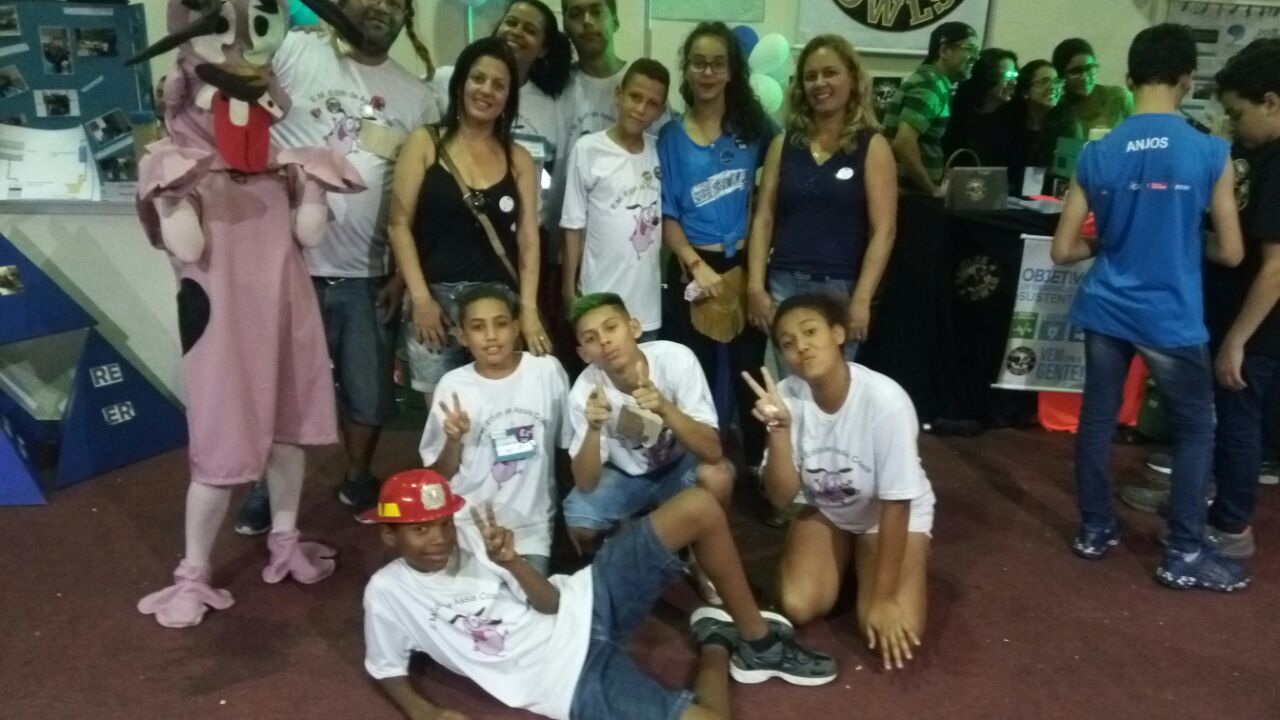 Alunos do Edith Costa participam de Torneio de Robótica em BH