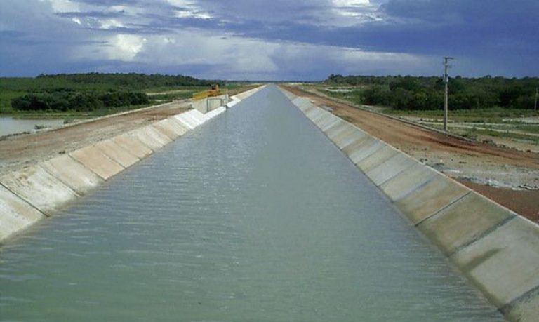Transposição do Rio São Francisco: Garantia hídrica oferecida pelo projeto do governo federal impulsiona fruticultura e oferece possibilidades de produção