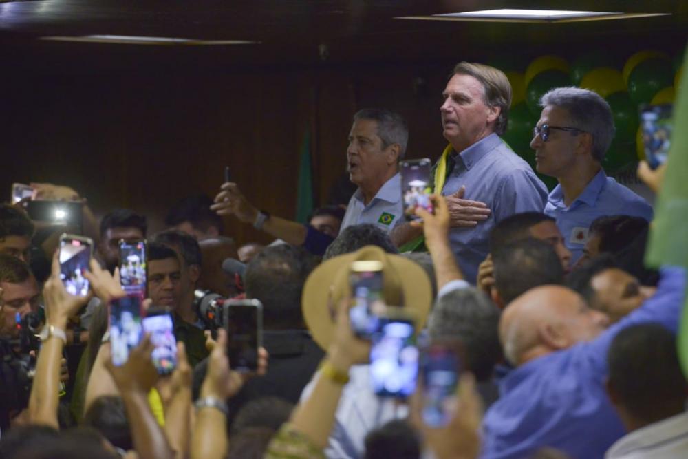 Bolsonaro em entrevista diz que governo poderá ter um ministro mineiro