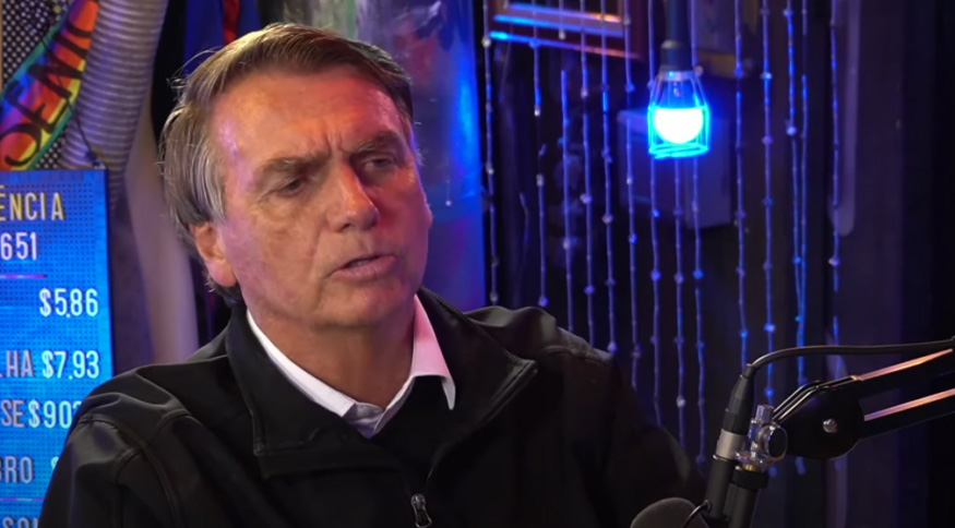 Participação de Bolsonaro leva podcast a ultrapassar recorde de usuários de Lula