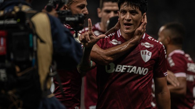 Cano atinge quatro marcas expressivas contra Corinthians e está a um gol de quebrar três recordes