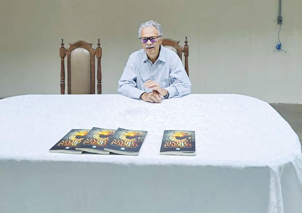 Professor José Eustáquio Evangelista lança livro com canções poéticas