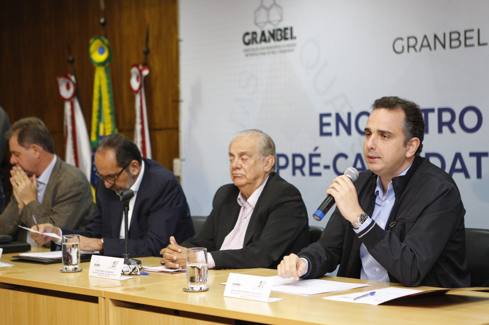 Granbel e Amig encerram ciclo de encontros entre prefeitos e pré-candidatos ao governo de Minas 