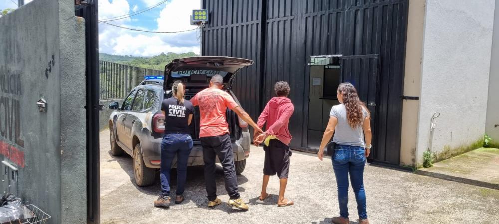 Homem tentar matar o próprio irmão com uma foice