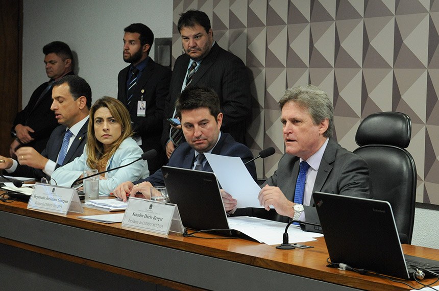 Aprovada MP da Liberdade Econômica, com regras trabalhistas e fim do eSocial