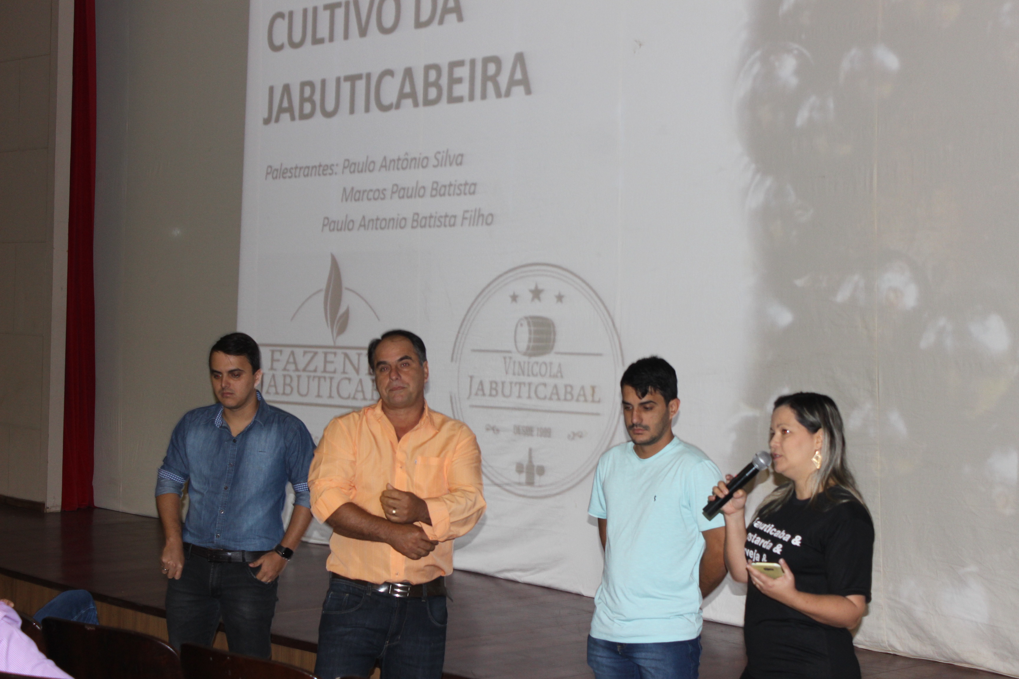 Cine Bandeirante recebe palestra do maior produtor de Jabuticaba do mundo