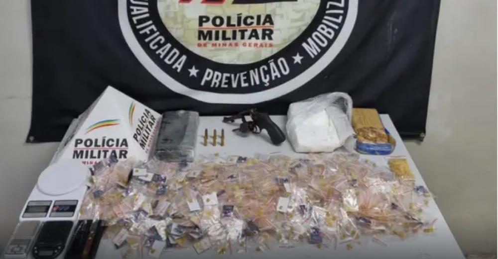 Polícia apreende mais de 1.600 pedras de crack, barras de cocaína e arma em General Carneiro