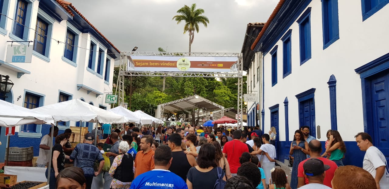 Festival da Jabuticaba recebe mais de 100 mil turistas em três dias de festa