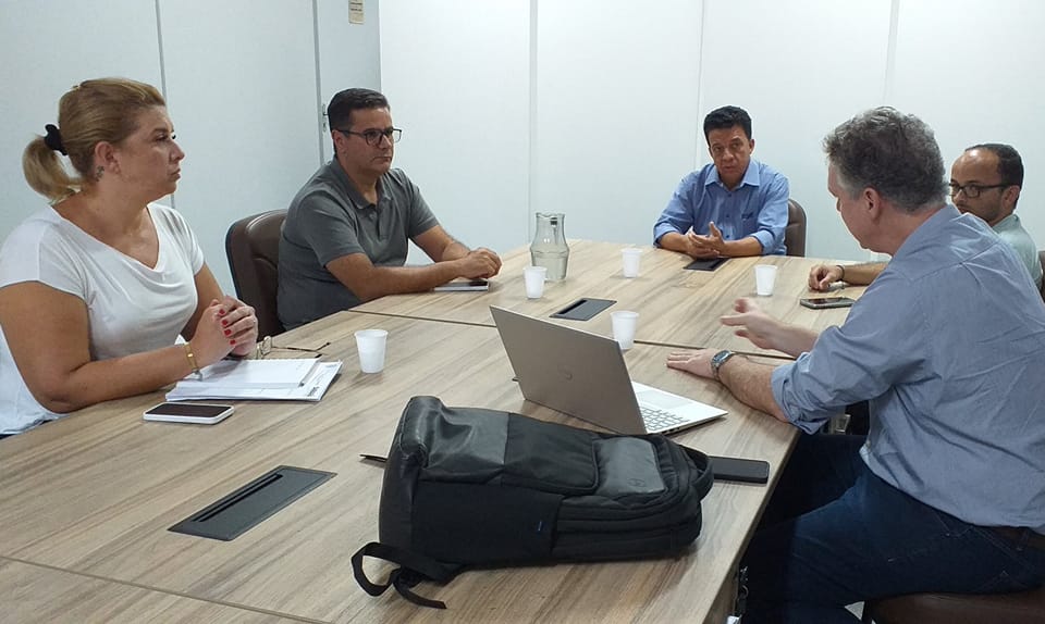 Prefeitura de Sabará busca solução para redução de conta de luz
