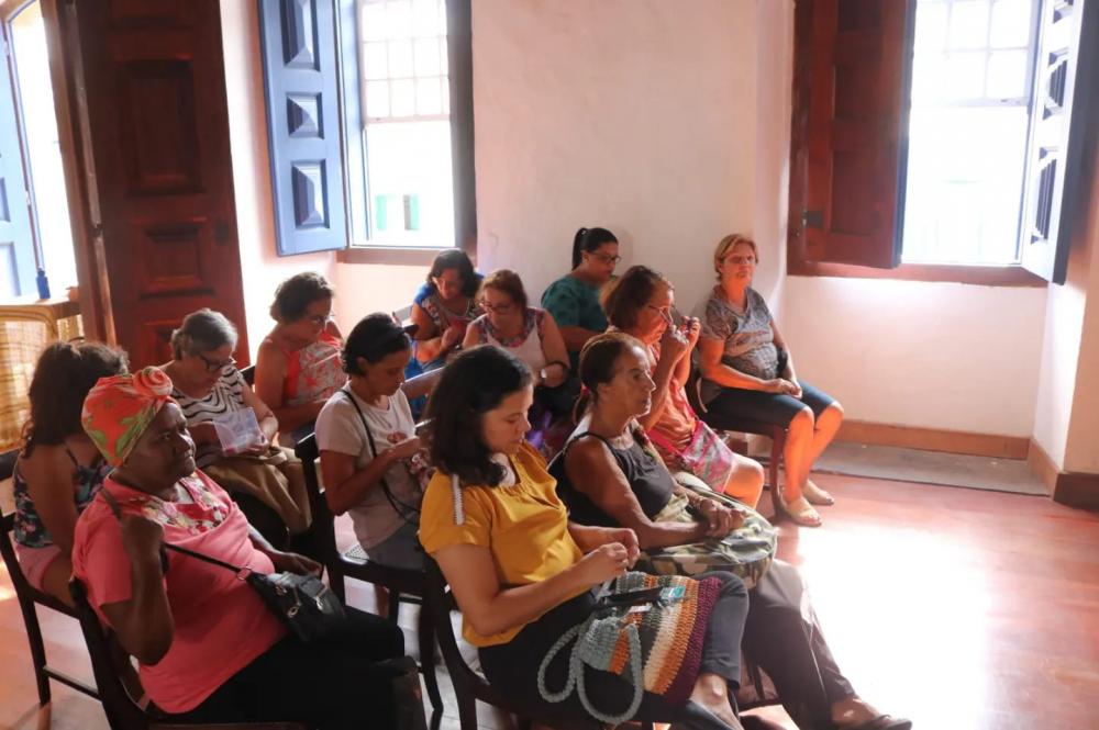 Oficina de confecção de bainha e renda Truca começa em Sabará