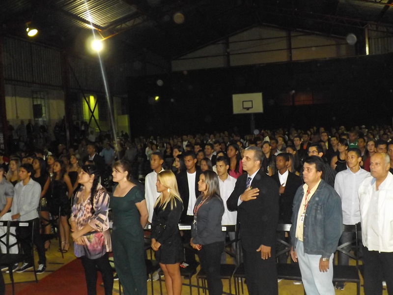 Centenas de alunos se formam no Senai