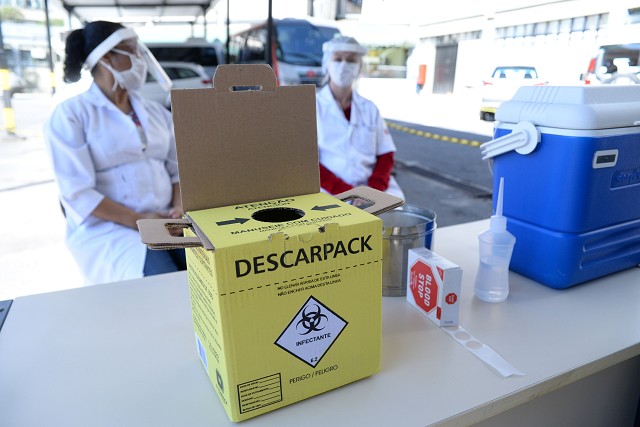 Publicadas leis sobre dados da Covid e testes em servidores